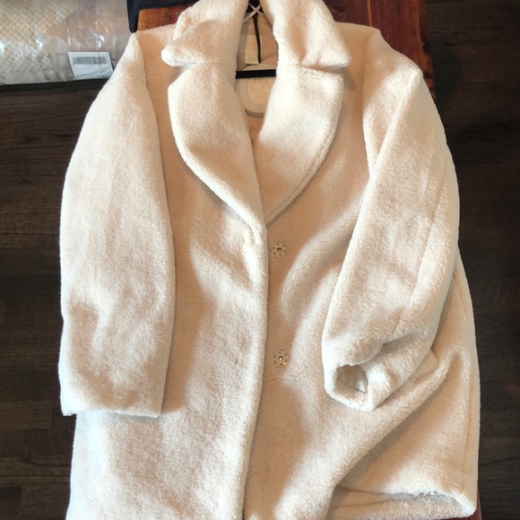 Jackets & Blazers - H & M teddy coat! Never been worn. Size medium